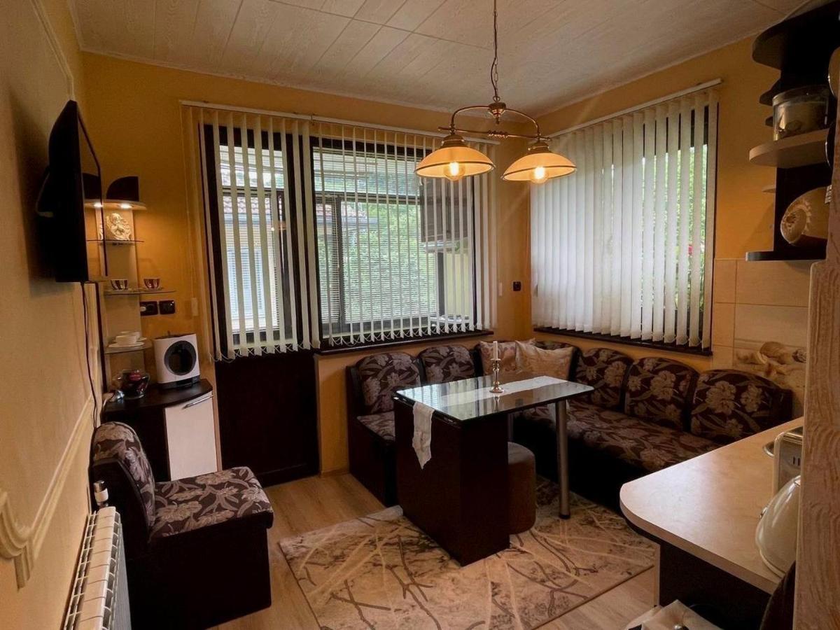 Z-Apartment In ตริยาฟนา ภายนอก รูปภาพ