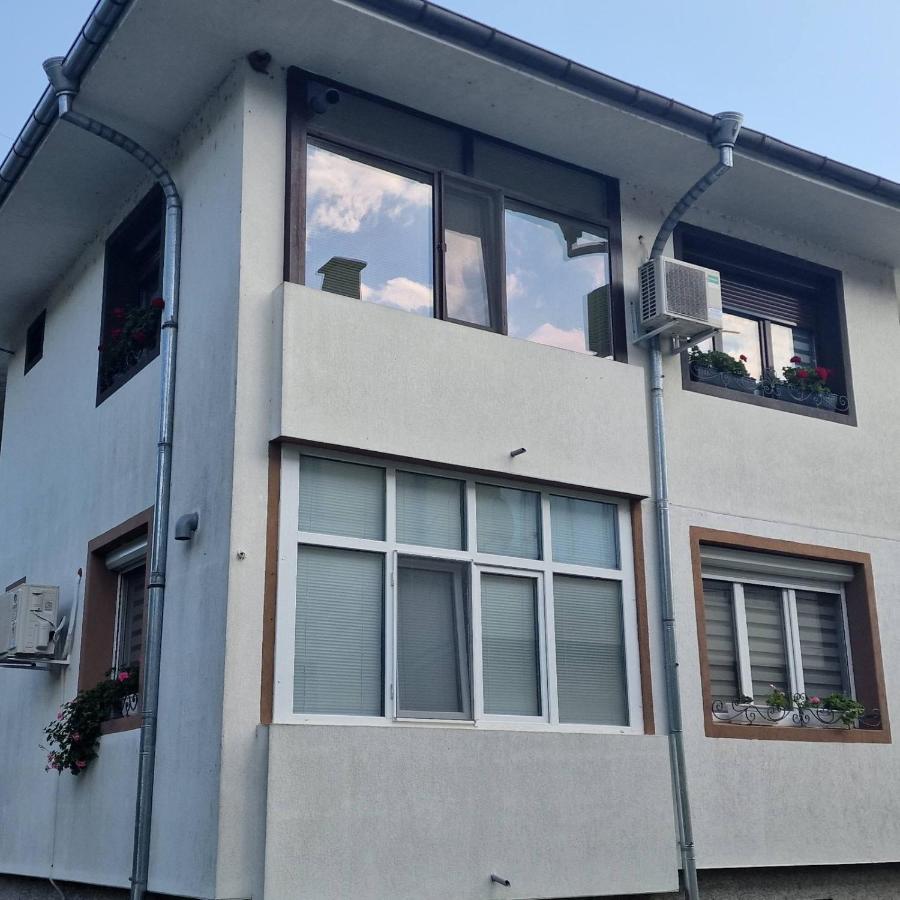 Z-Apartment In ตริยาฟนา ภายนอก รูปภาพ