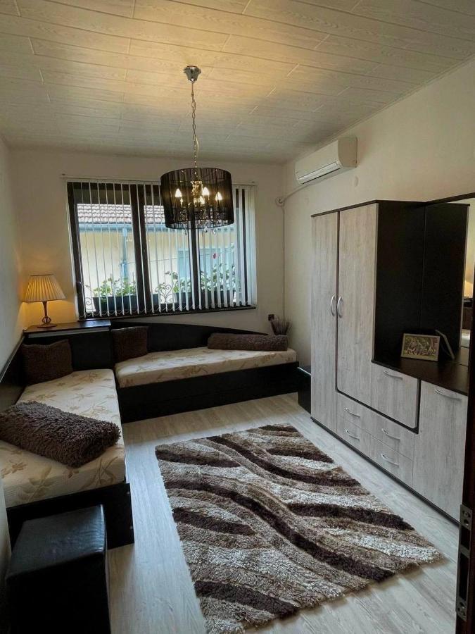Z-Apartment In ตริยาฟนา ภายนอก รูปภาพ